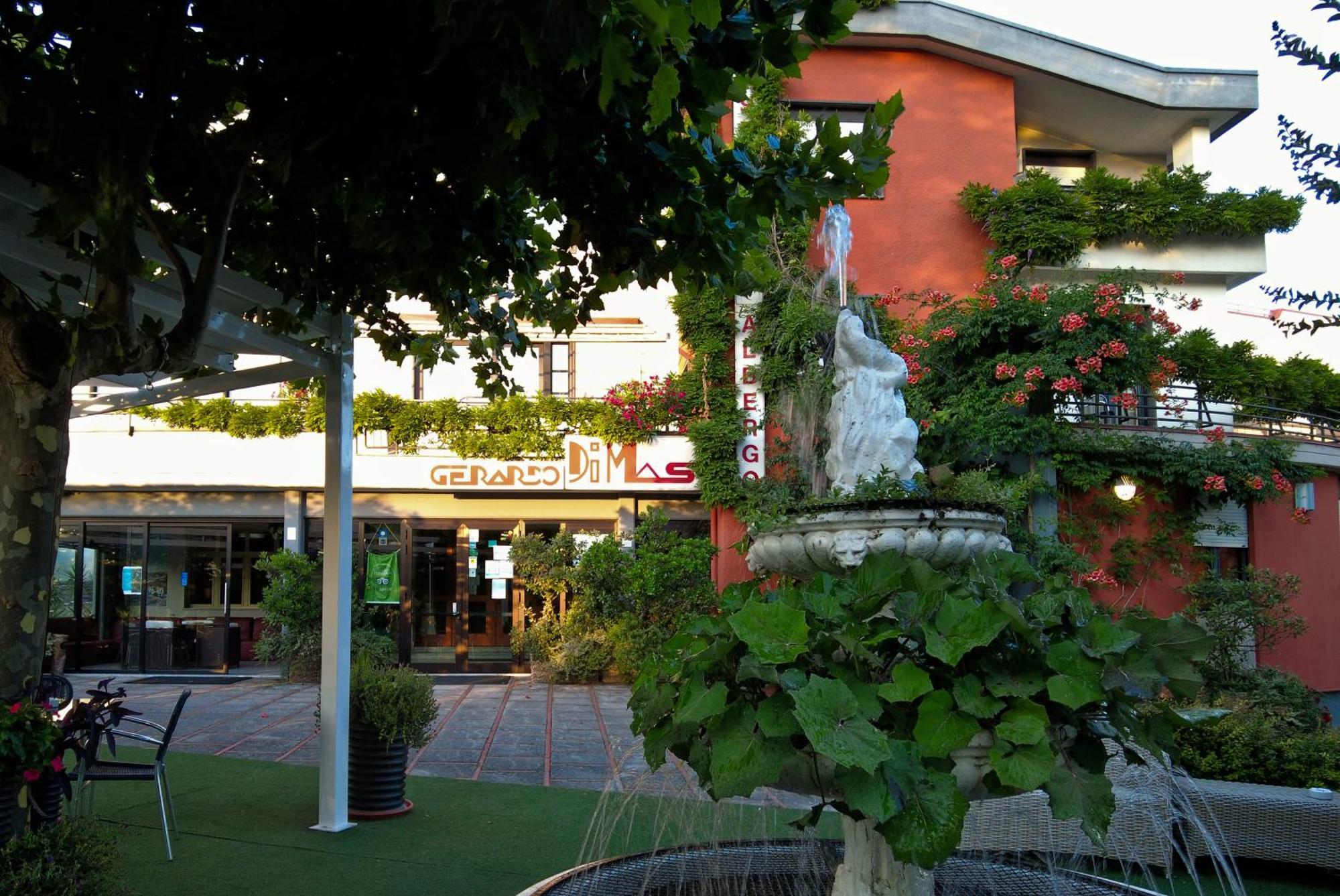 Ristorante Albergo Gerardo Di Masi 카포셀레 외부 사진
