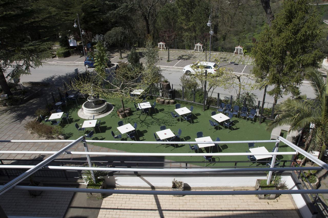 Ristorante Albergo Gerardo Di Masi 카포셀레 외부 사진