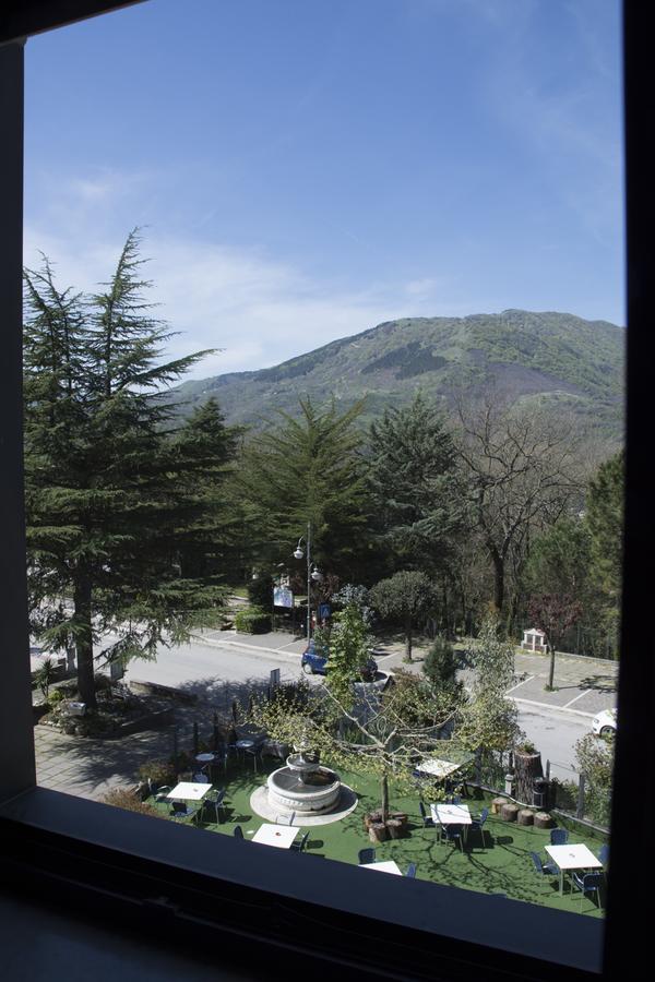 Ristorante Albergo Gerardo Di Masi 카포셀레 외부 사진
